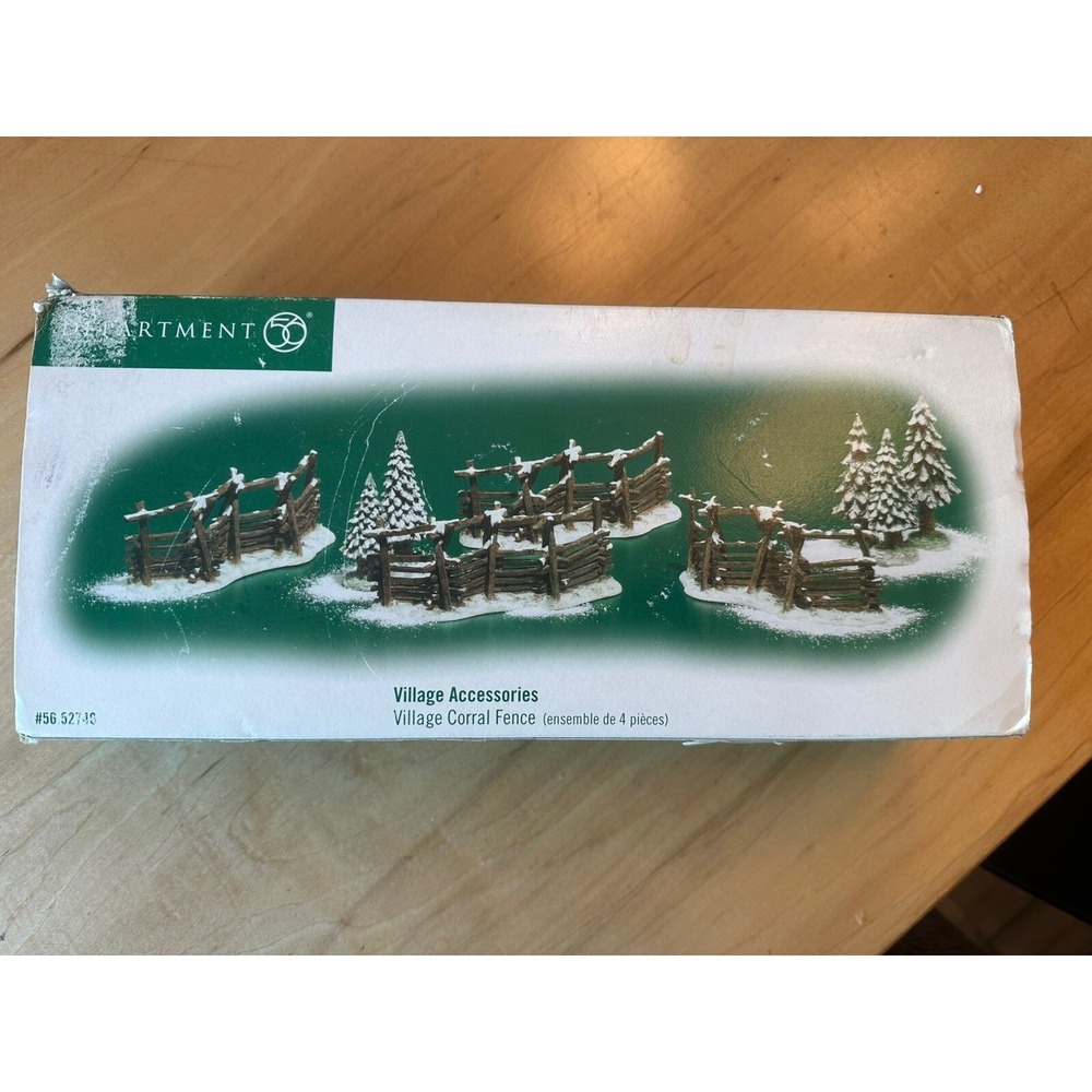 Department 56 Dickens Village Accessories VILLAGE CORRAL FENCE 4 Piece New‎
